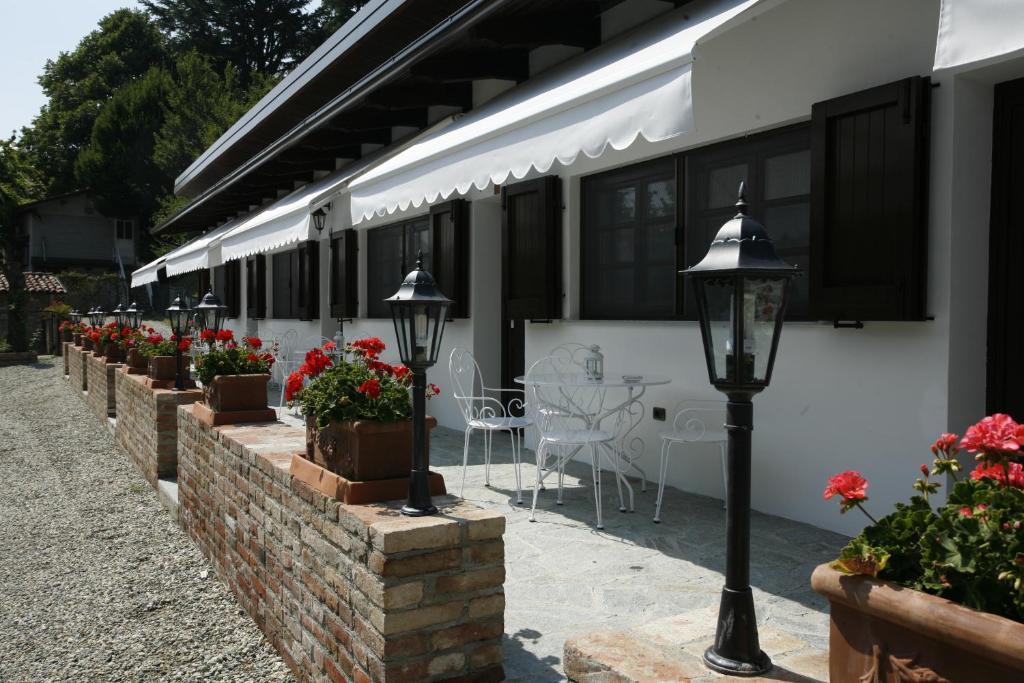Castel Rocchero La Maraglianaアパートホテル 部屋 写真