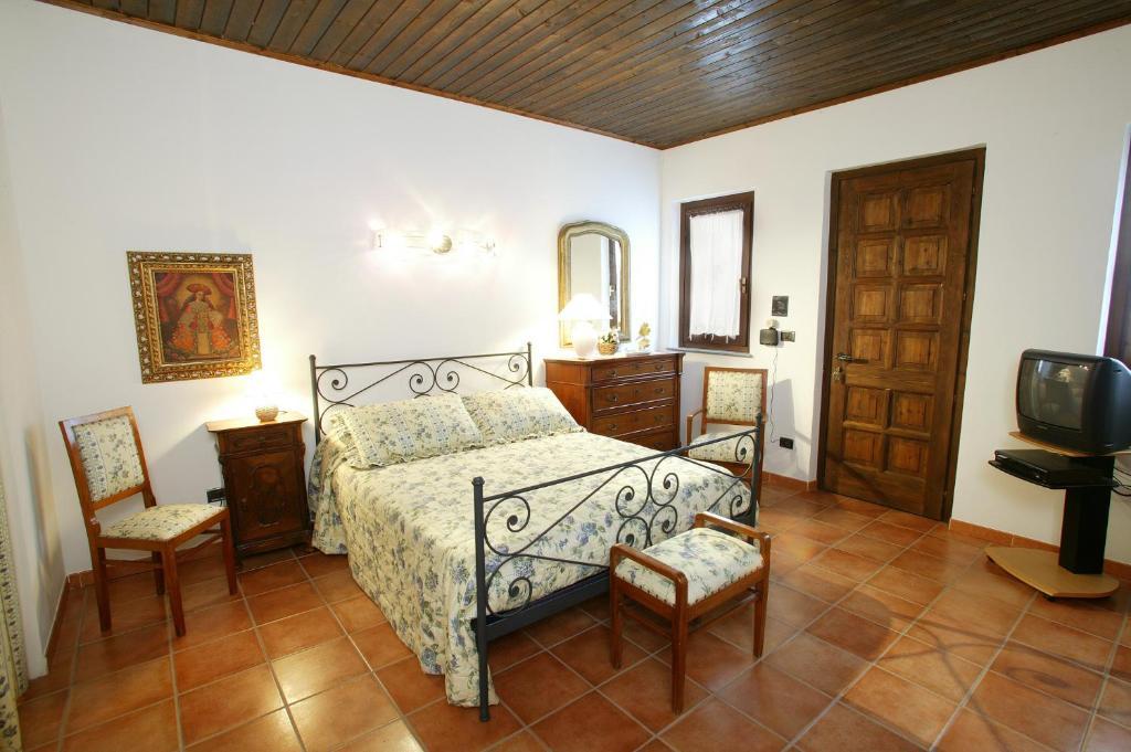 Castel Rocchero La Maraglianaアパートホテル 部屋 写真