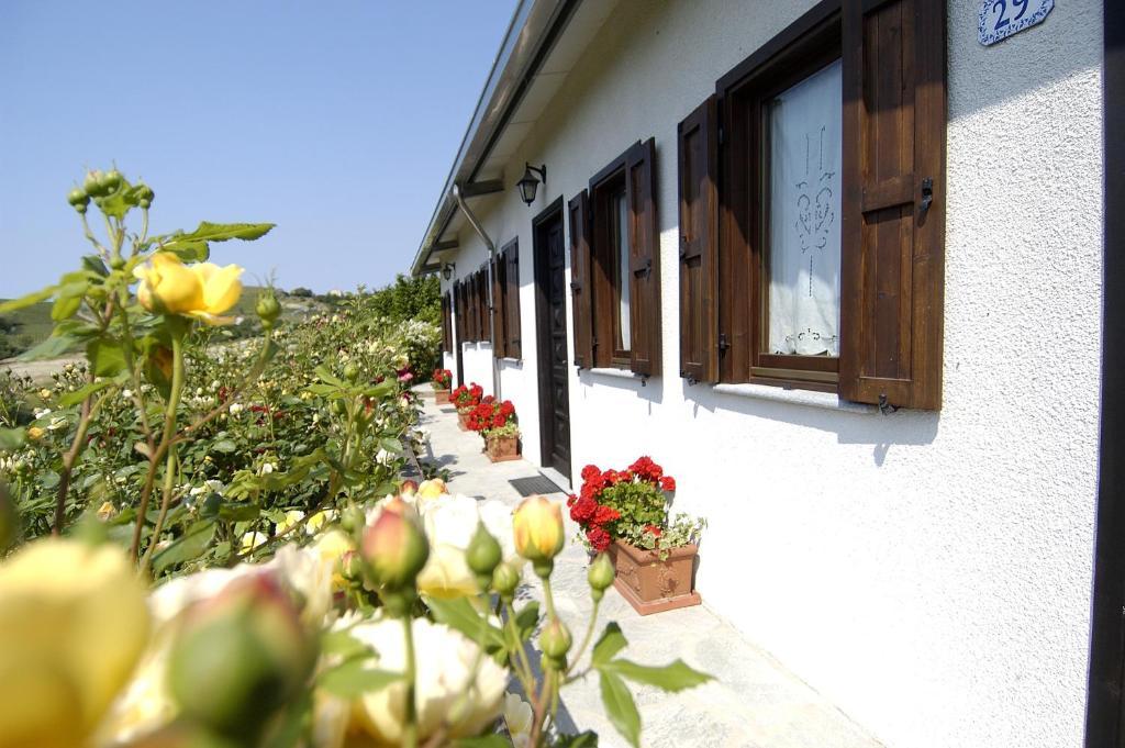 Castel Rocchero La Maraglianaアパートホテル 部屋 写真