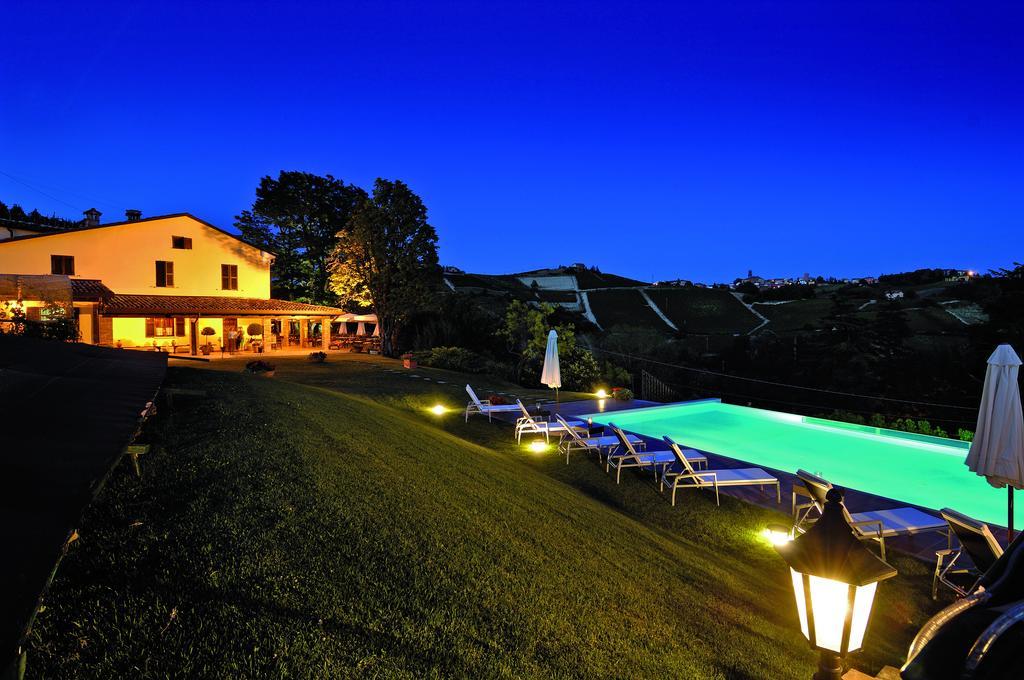 Castel Rocchero La Maraglianaアパートホテル エクステリア 写真
