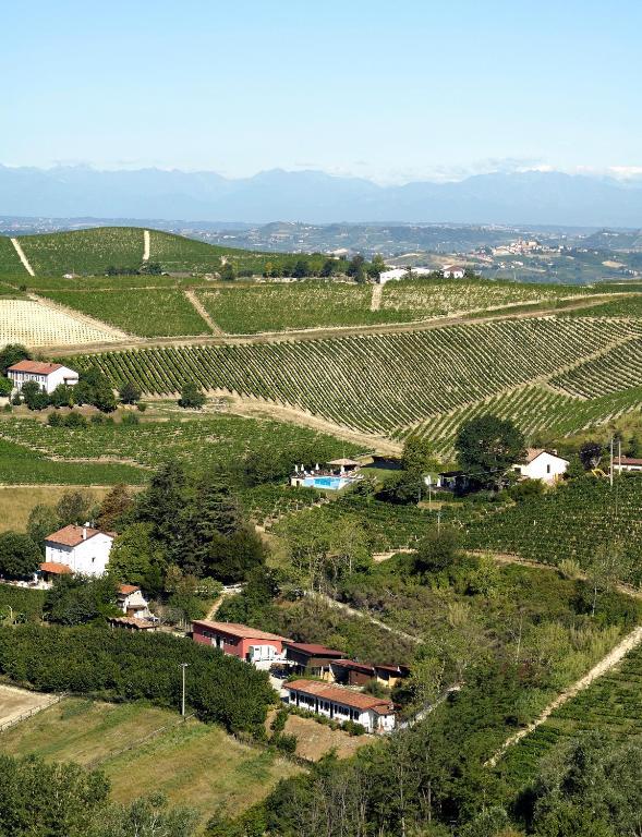 Castel Rocchero La Maraglianaアパートホテル エクステリア 写真