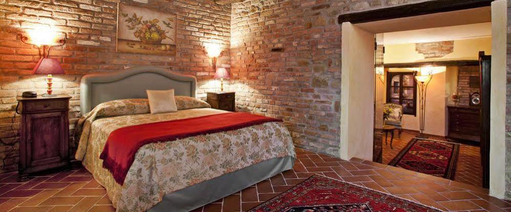 Castel Rocchero La Maraglianaアパートホテル エクステリア 写真